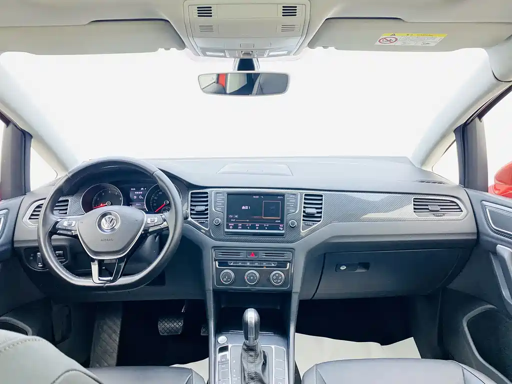 Volkswagen Golf · 2016 230TSI AT Luxury