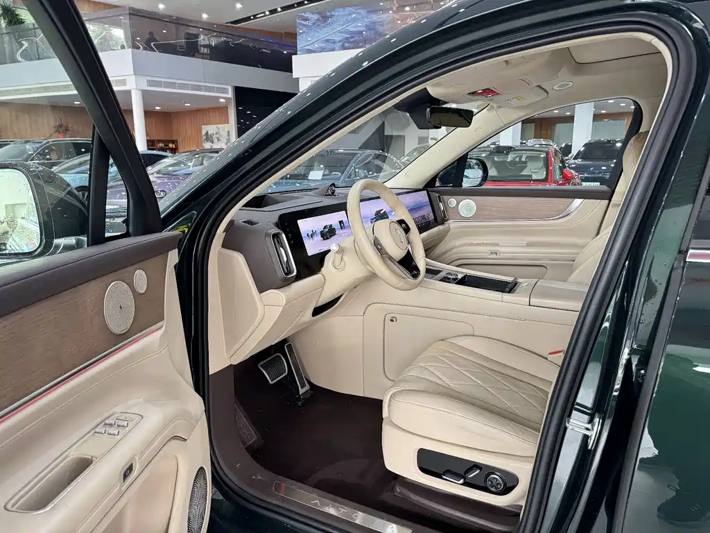 AITO ASK THE WORLD M9