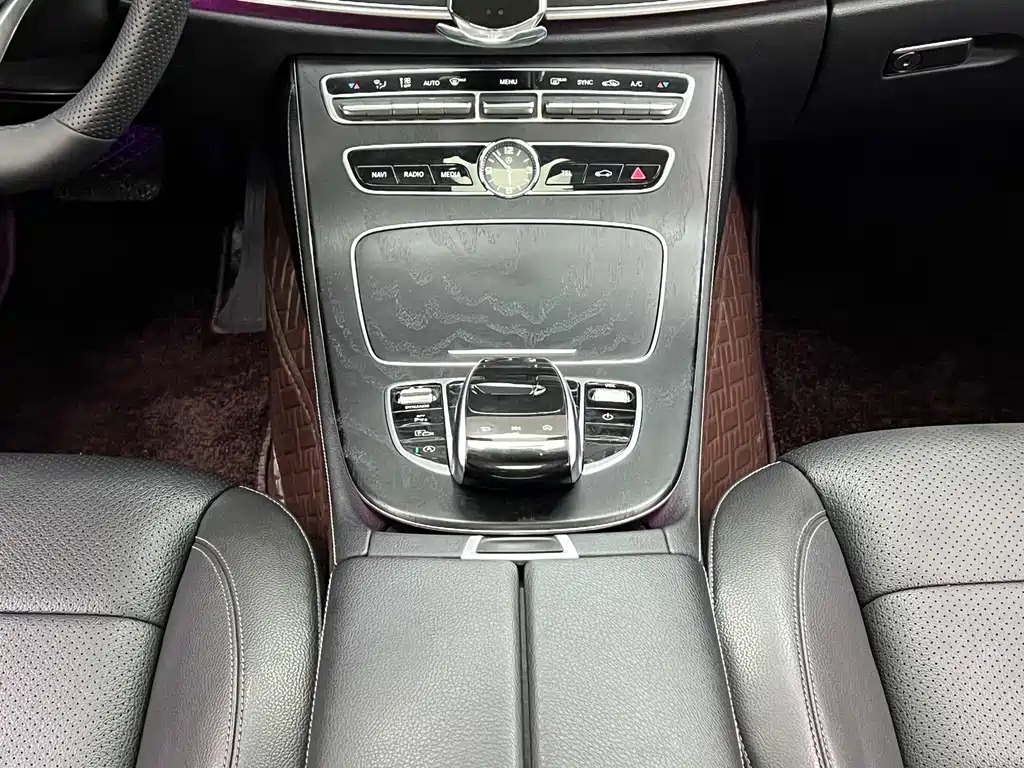 Mercedes-Benz E-Class — миниатюра 25