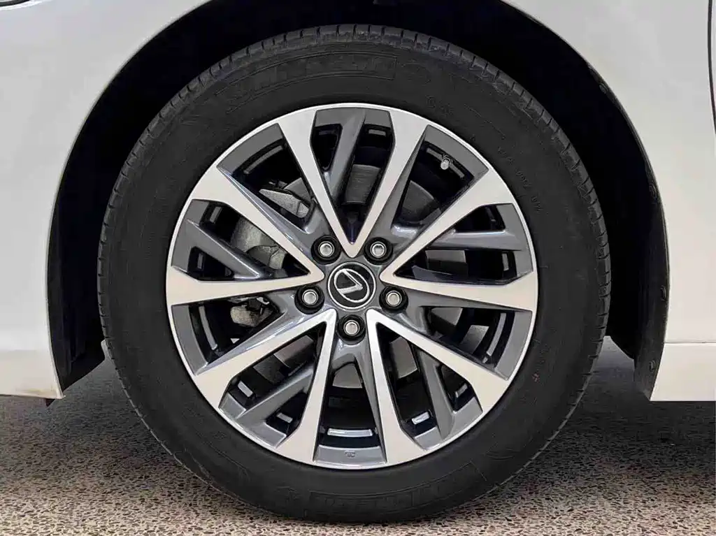 Lexus ES — миниатюра 5