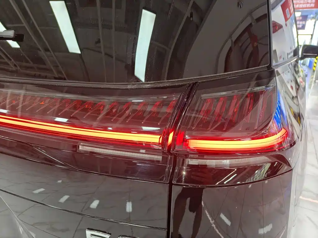 GAC Motor 传祺E8 PHEV — миниатюра 8