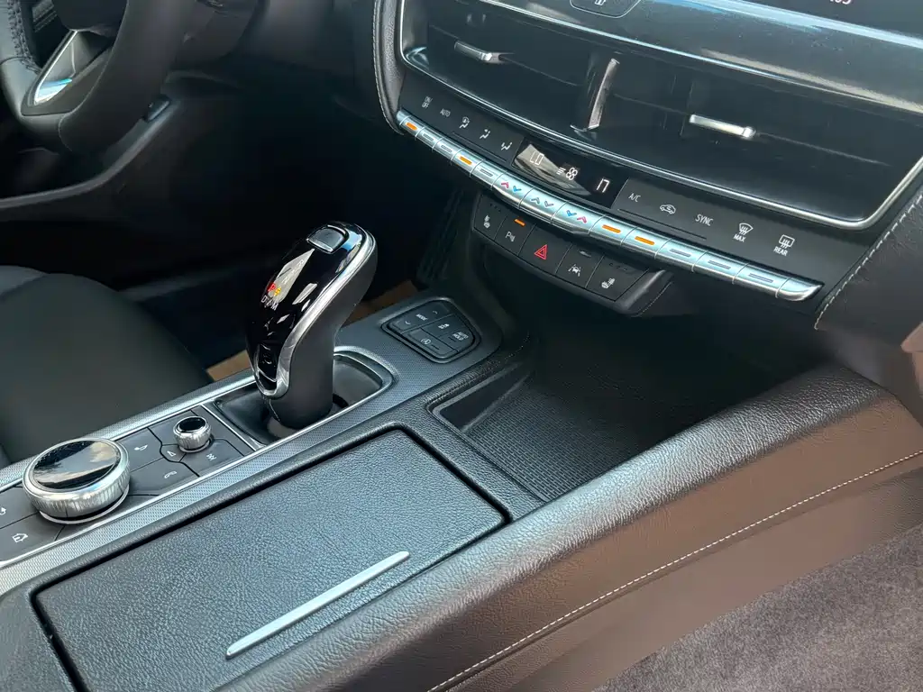 Cadillac CT5 — миниатюра 14