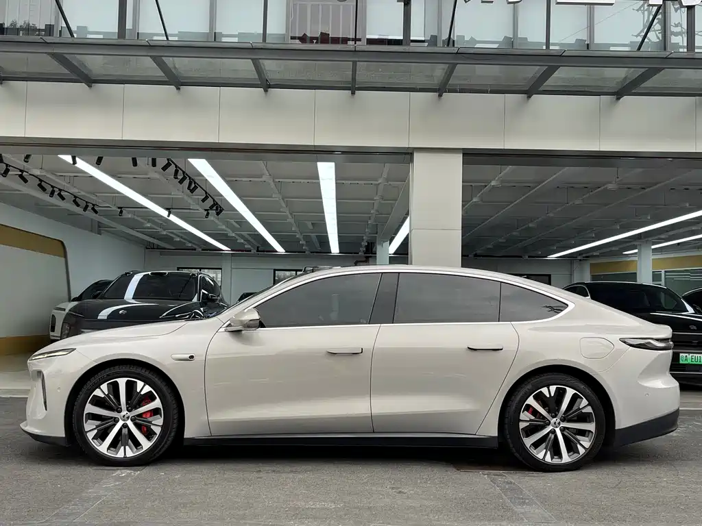 NIO NIO ET7