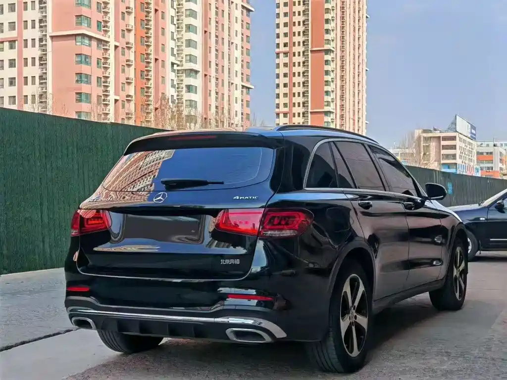 MERCEDES-BENZ GLC