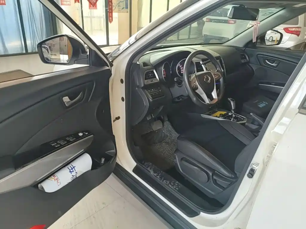 SsangYong Тивьера. — миниатюра 16