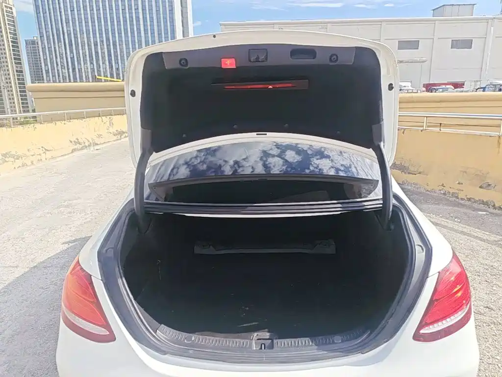 Mercedes-Benz E-Class — миниатюра 19