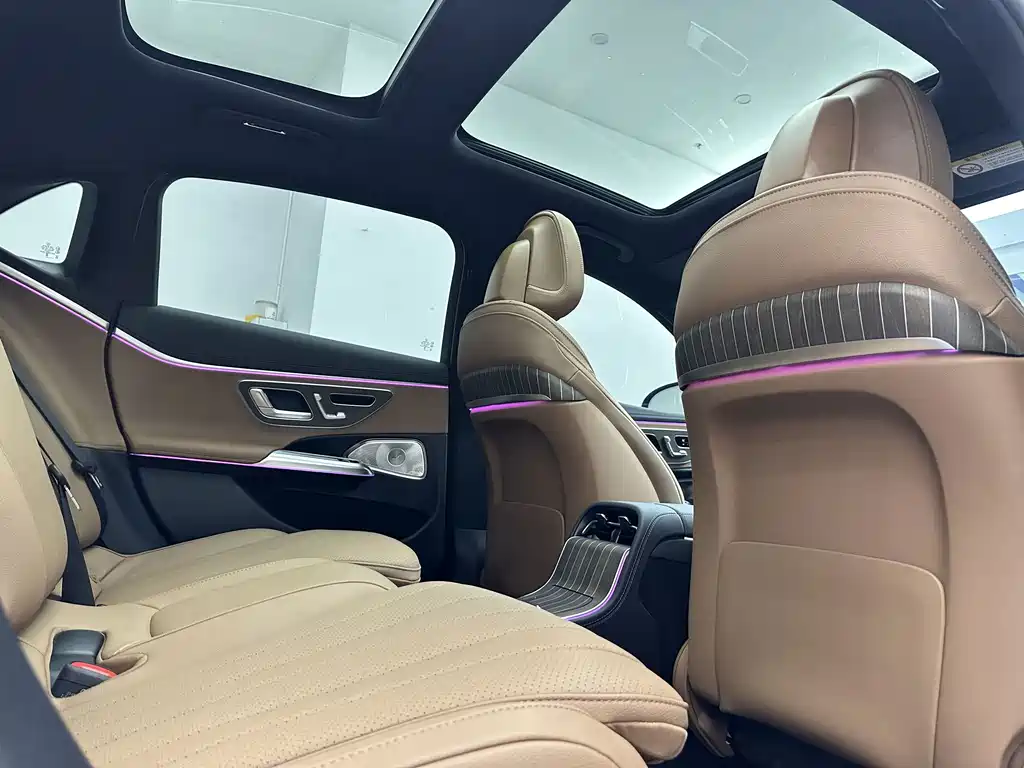 Mercedes-Benz E-Class — миниатюра 14