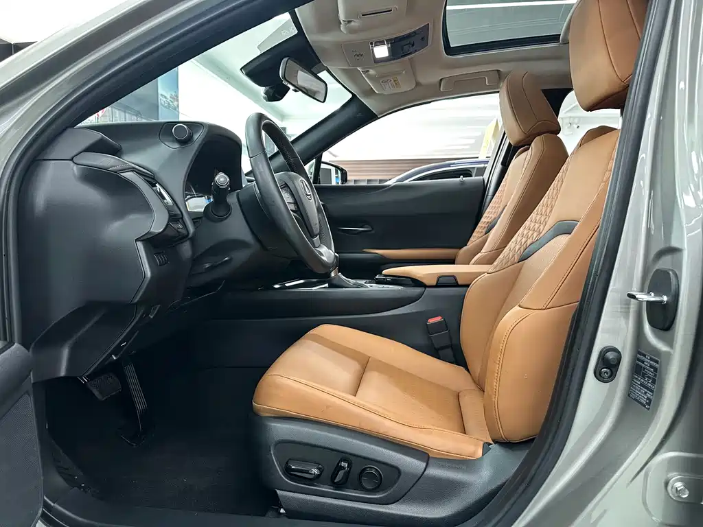 Lexus UX — миниатюра 11