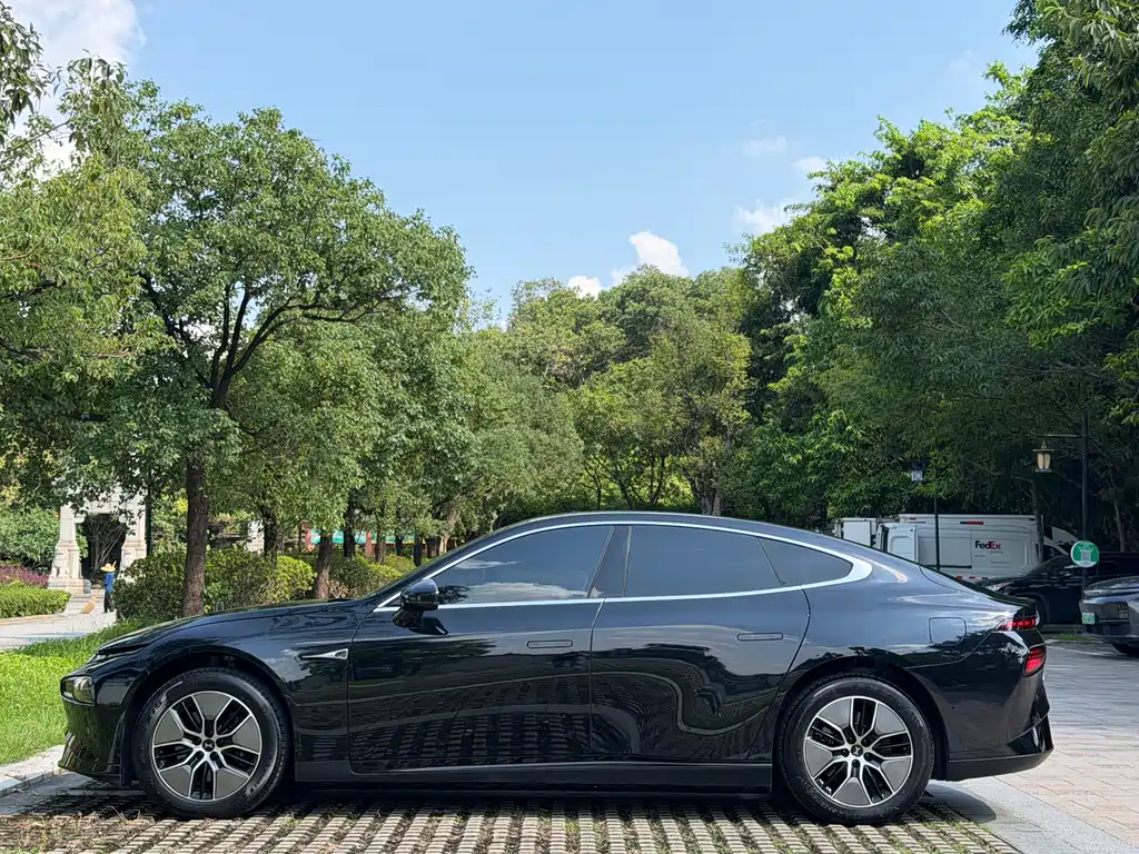 XPeng P7 — миниатюра 9