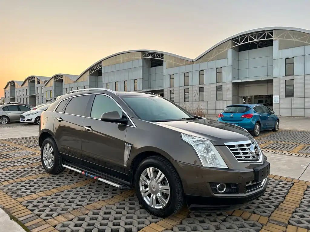 CADILLAC SRX