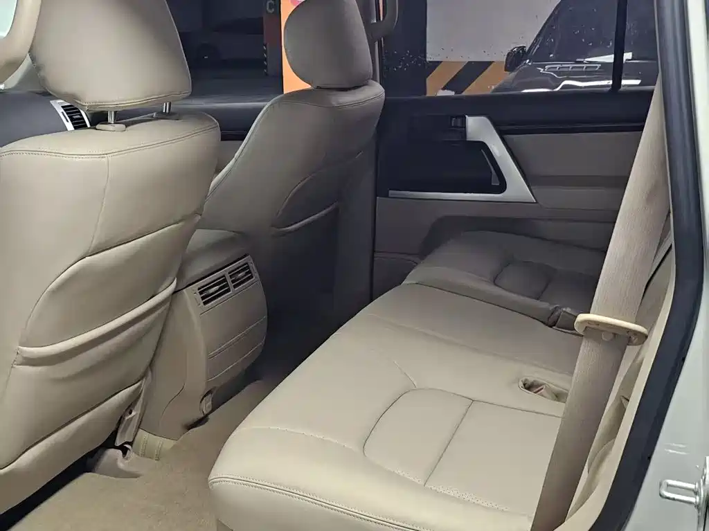 Toyota Land Cruiser — миниатюра 9