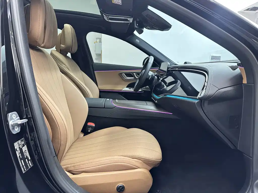 Mercedes-Benz E-Class — миниатюра 13
