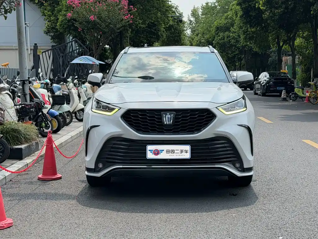 Toyota Crown Kluger — миниатюра 2
