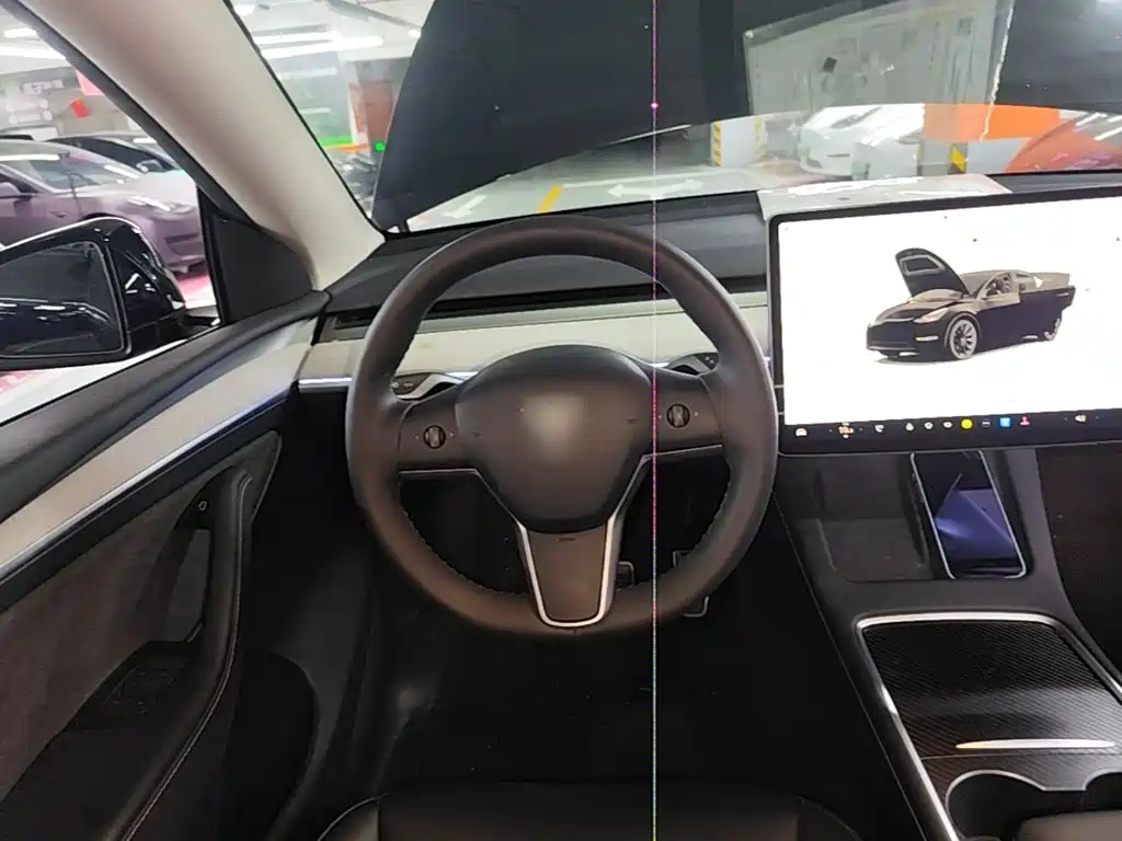 Tesla Model Y — миниатюра 11