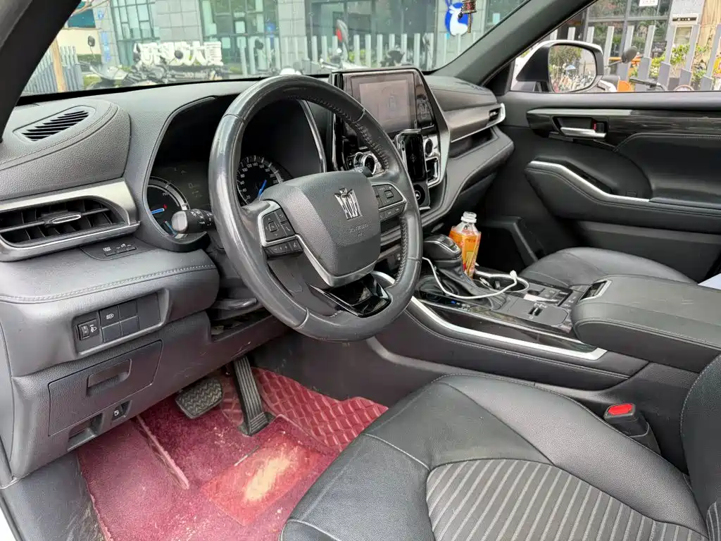 Toyota Crown Kluger — миниатюра 7