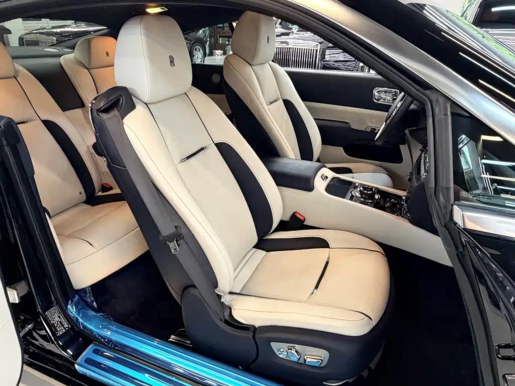 Rolls-Royce Wraith — миниатюра 6