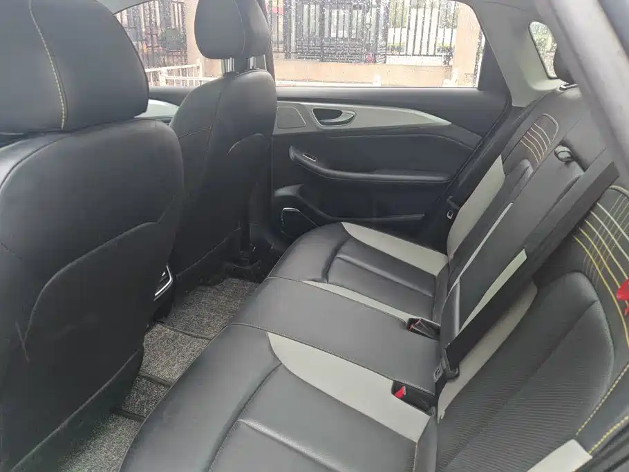 Roewe i6 MAX — миниатюра 11