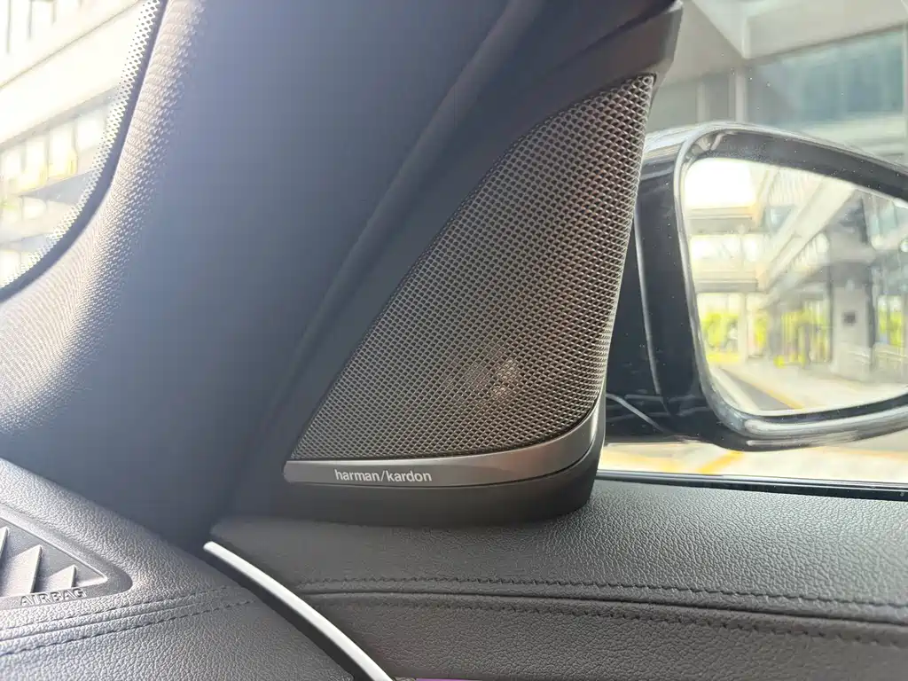 BMW 5 Series (Import) — миниатюра 17