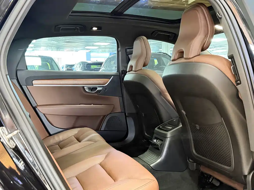 Volvo S90 PHEV — миниатюра 16