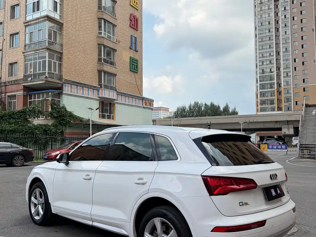 Audi Q5L — миниатюра 6