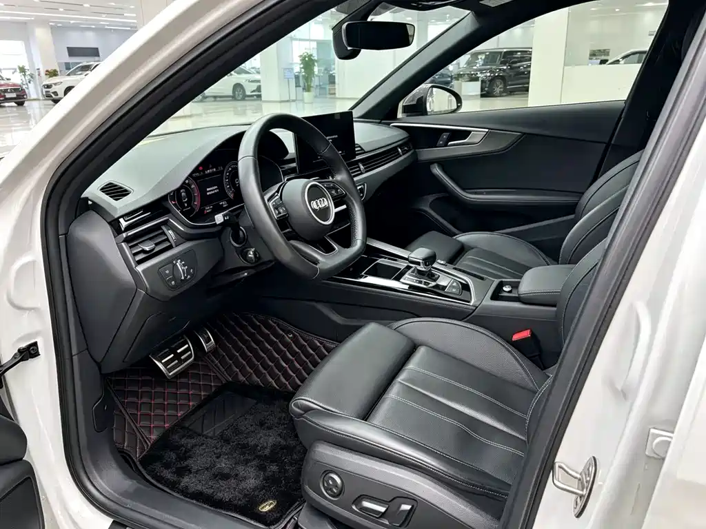 Audi A4L 2023 40 TFSI Luxury