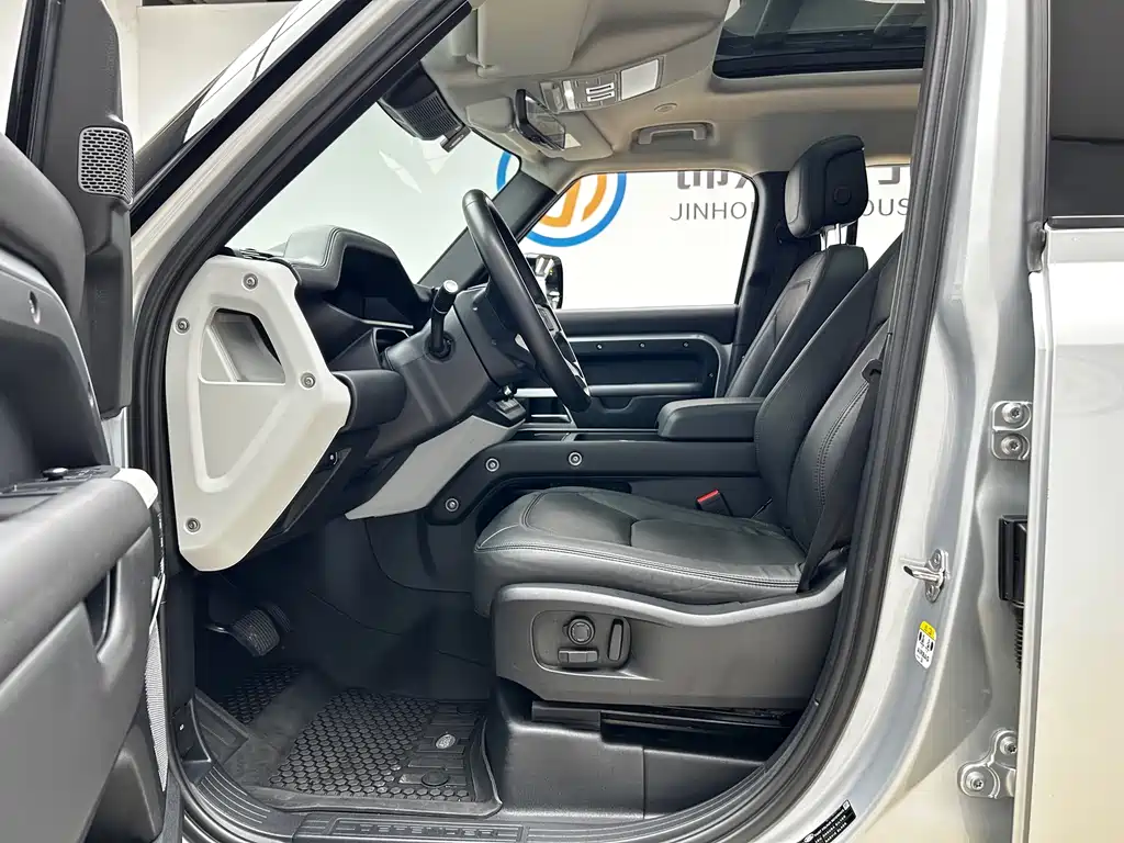 Land Rover Defender — миниатюра 7