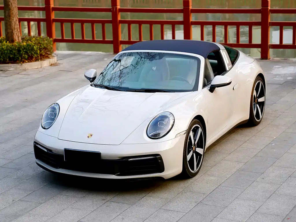 Porsche 911 2023