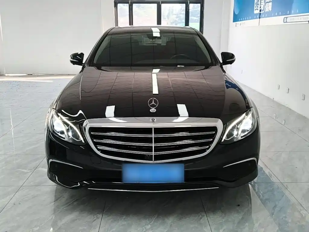 Mercedes-Benz E-Class — миниатюра 3