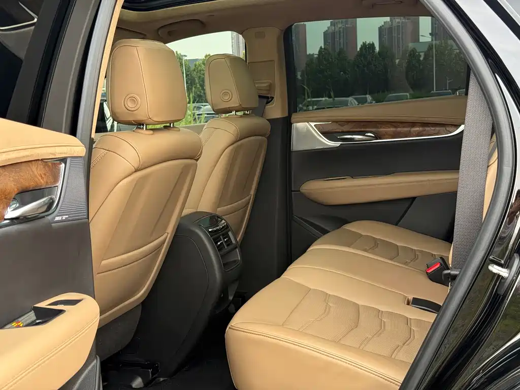 Cadillac XT5 — миниатюра 8