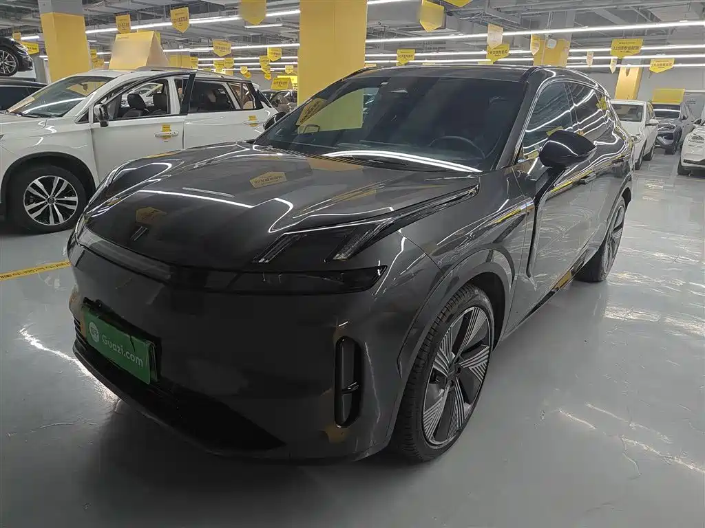 Lynk & Co 08 EM-P 2024