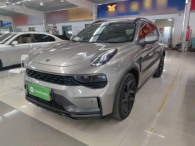 2022 Lynk & Co 01