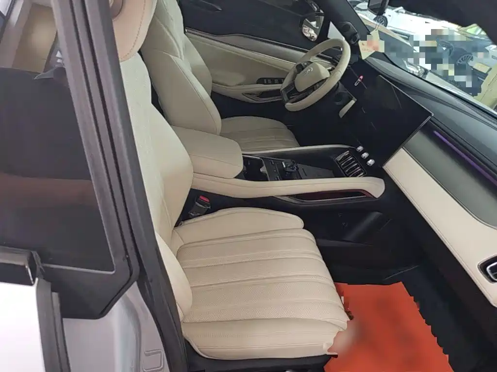 BYD L EV — миниатюра 25