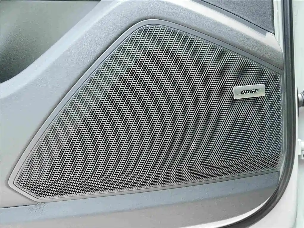 Porsche Cayenne — миниатюра 18