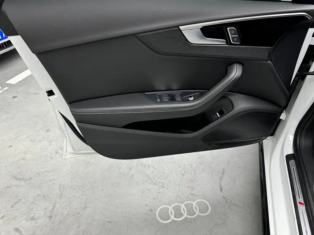 Audi A4L — миниатюра 6