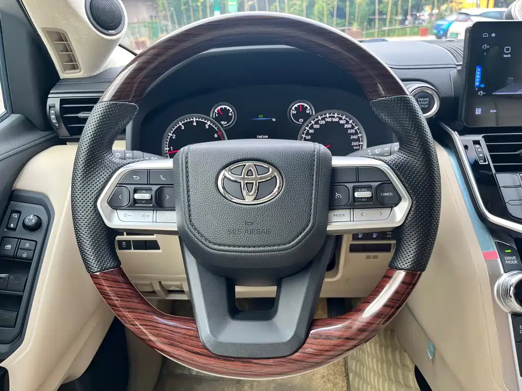 Toyota Land Cruiser — миниатюра 9