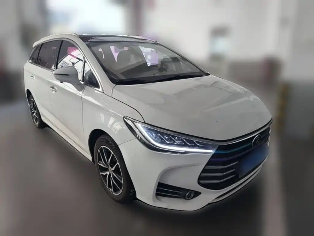 BYD MAX — миниатюра 6