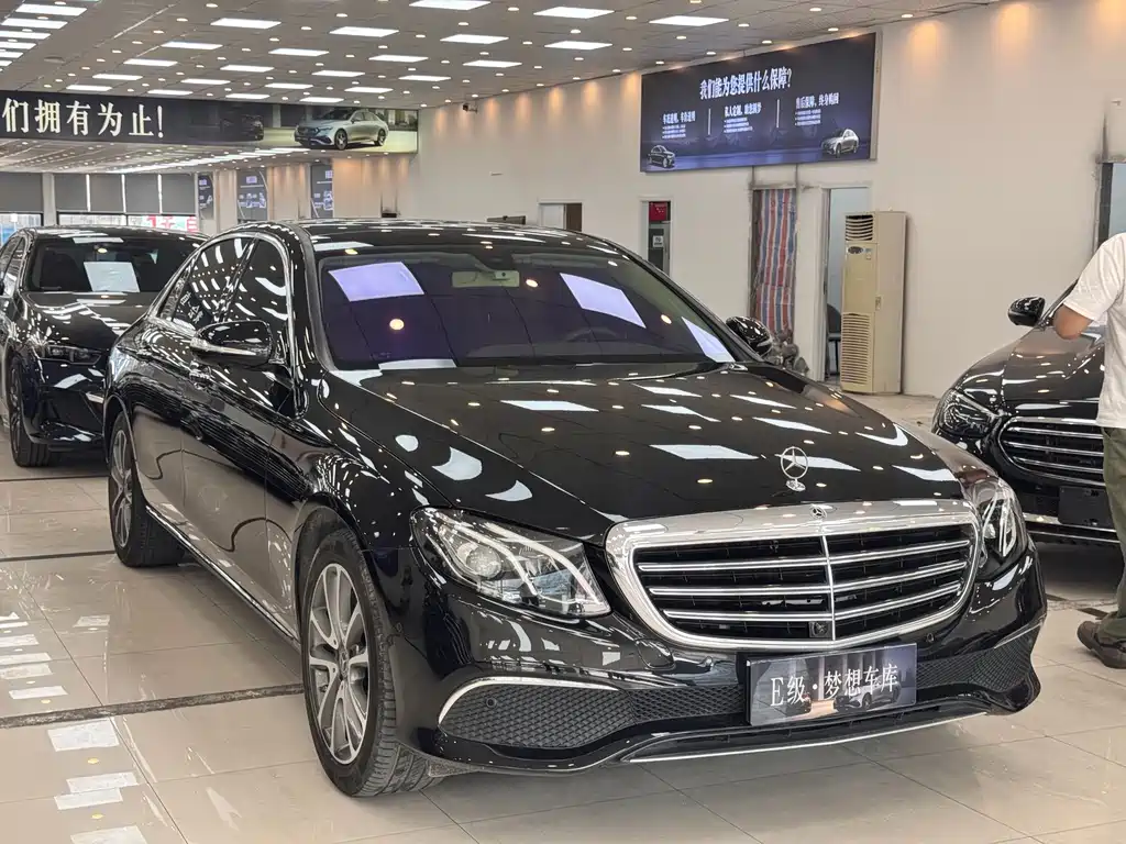 Mercedes-Benz E-Class — миниатюра 3