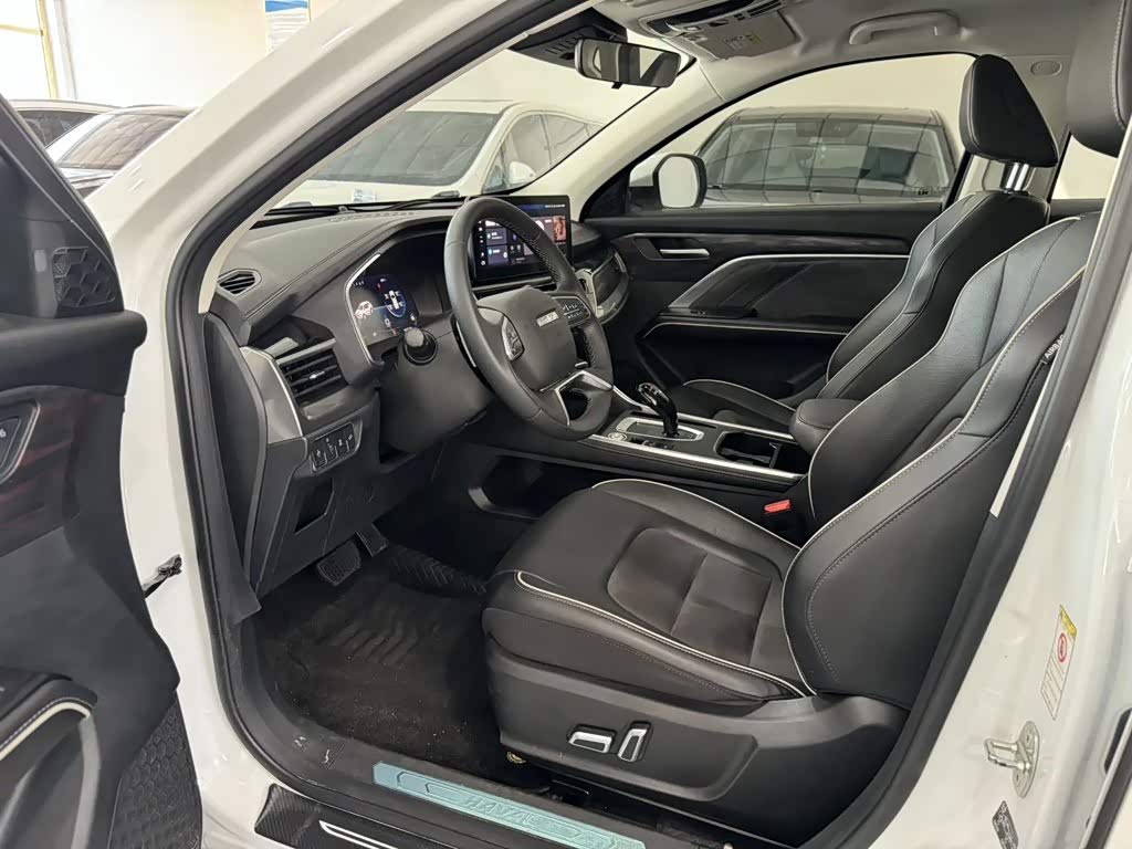 Haval Haval H6 1.5 л 2023 г. Белый, пробег 19000 км