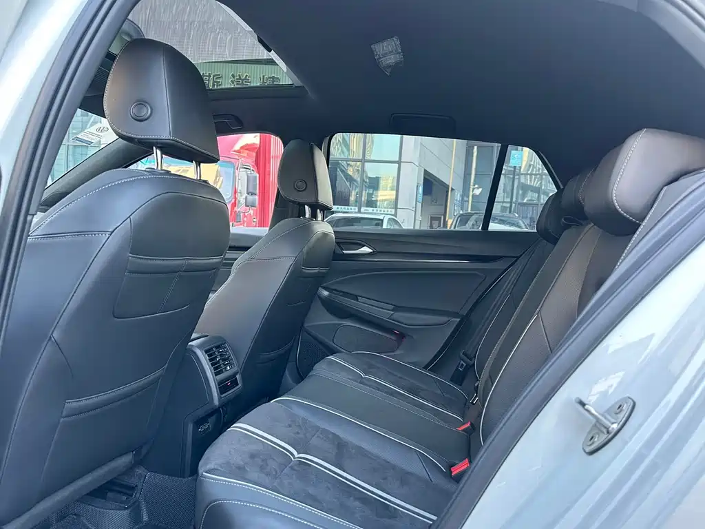 Volkswagen Golf — миниатюра 6