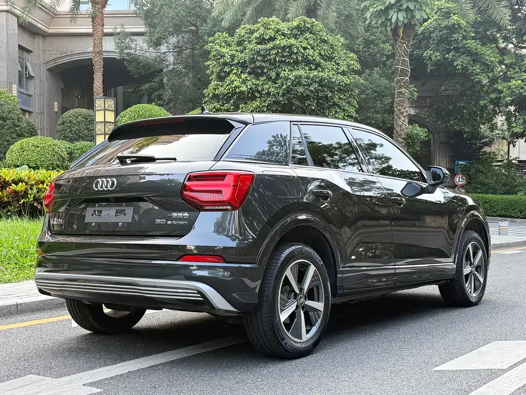 Audi Q2L e-tron — миниатюра 18