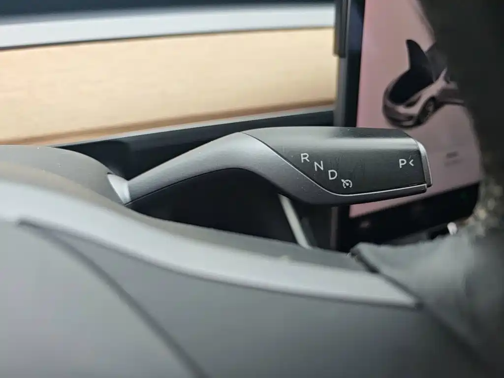 Tesla Model 3 — миниатюра 14