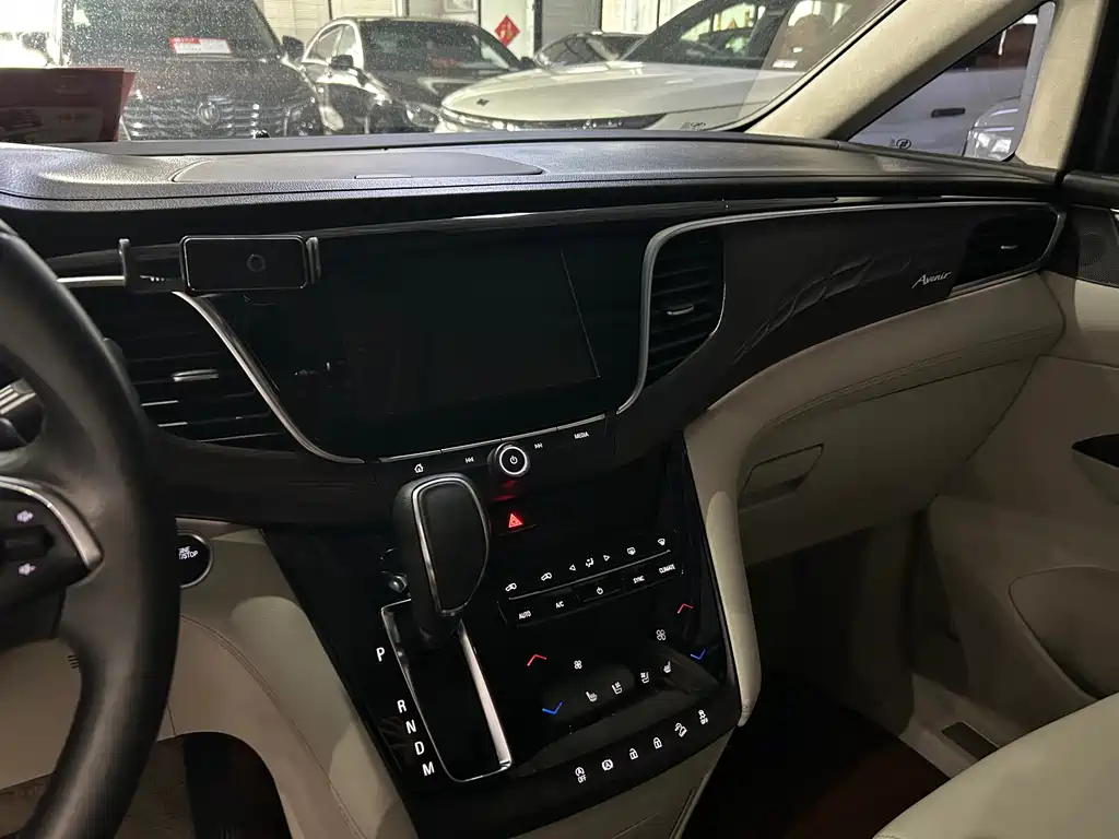 Buick GL8 2017 28T Avenir V