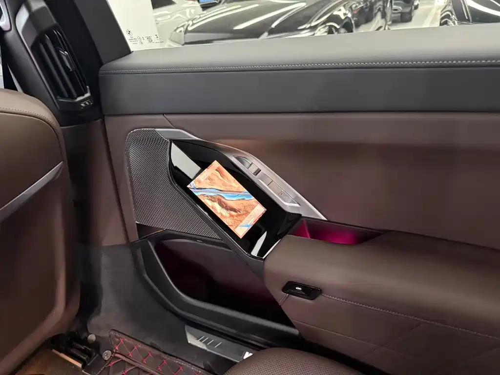 BMW 7 Series — миниатюра 8