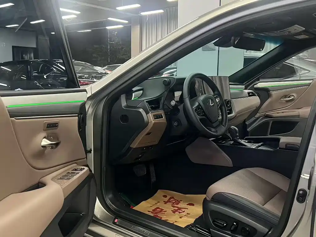 Lexus ES — миниатюра 4