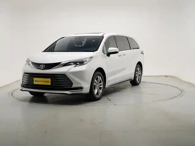 Toyota Sienna 2025