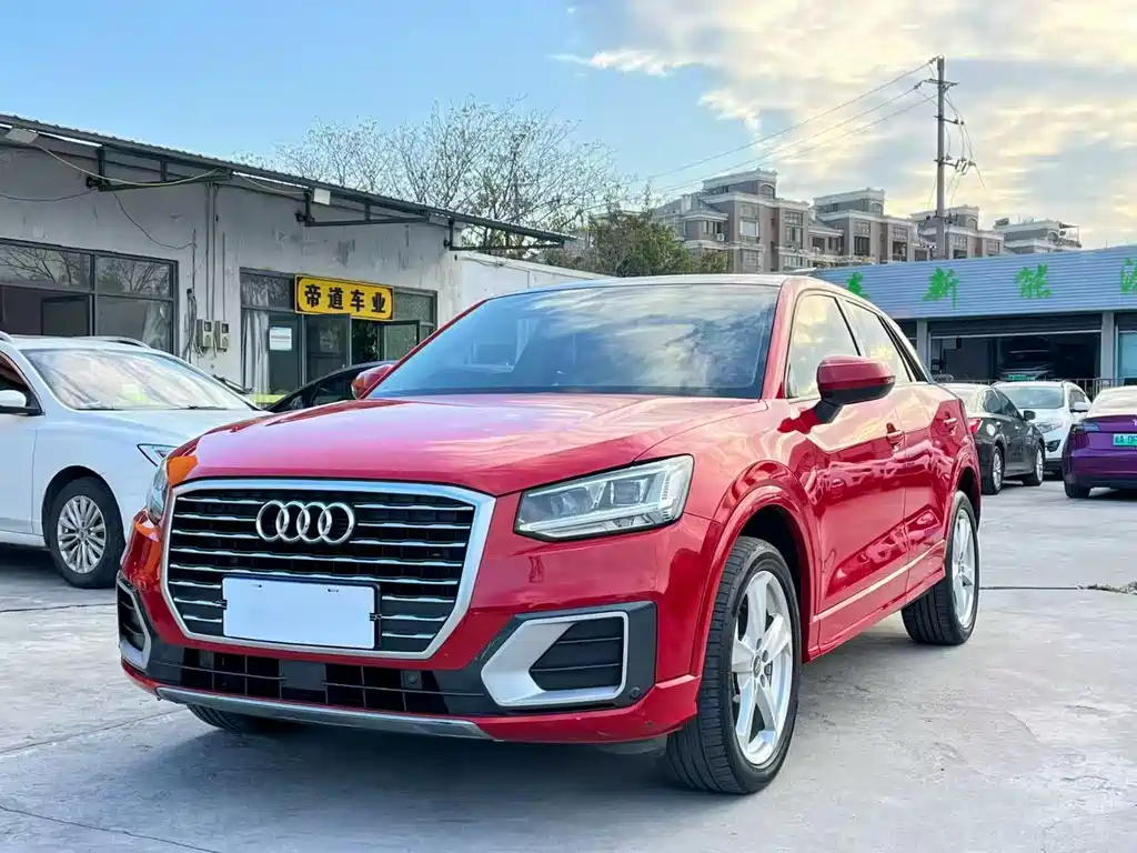 Audi Q2L 2020