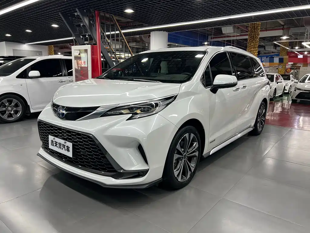 Toyota Granvia 2023
