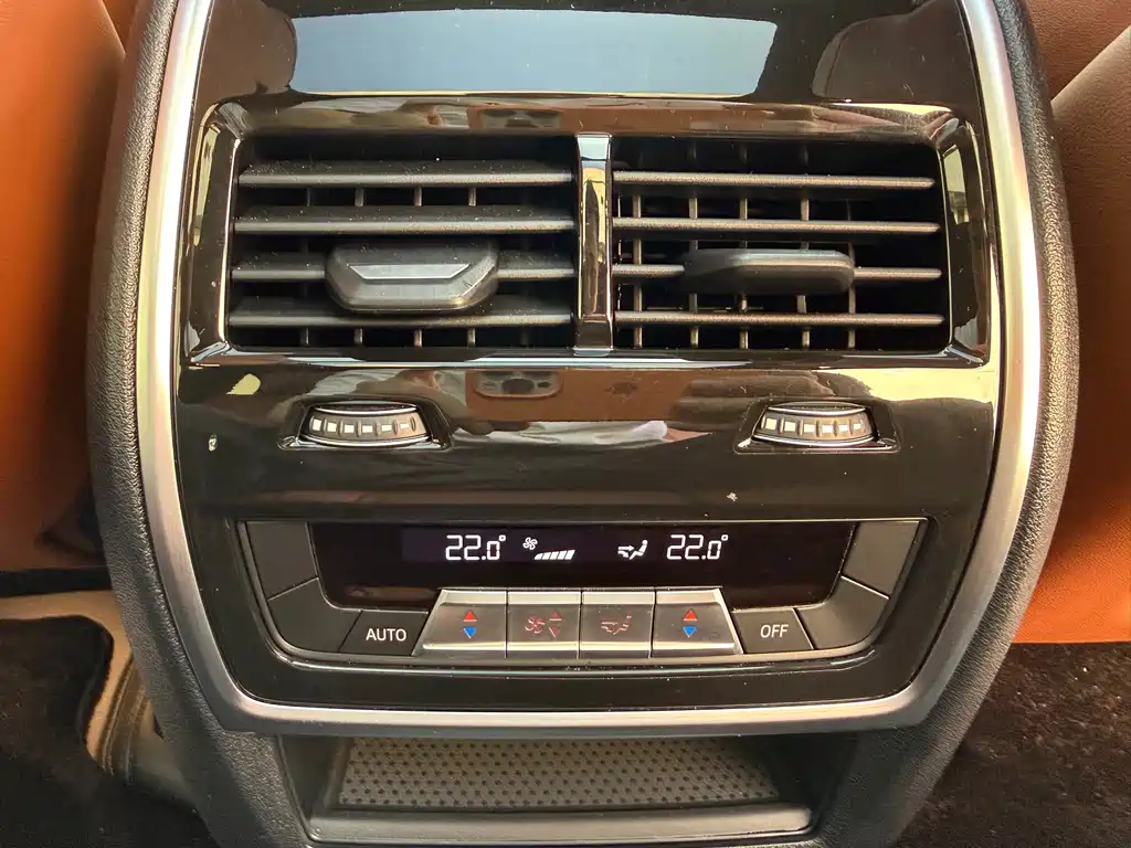 BMW X7 — миниатюра 14