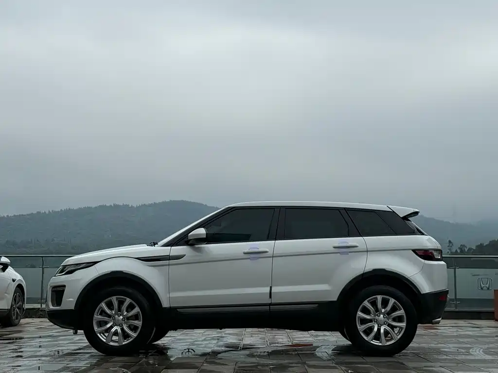 Land Rover Range Rover Evoque 2016 2.0T PURE