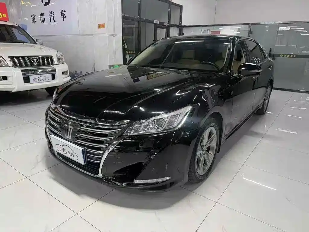 Купить Toyota Crown